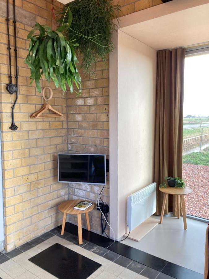 Tiny House Van Hoogspanning Naar Ontspanning Wirdum Exterior foto